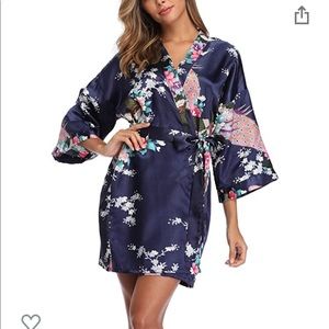 Kimono robe